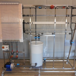 Banc vertical pour l'étude de la dynamique des fluides en série - MP75D